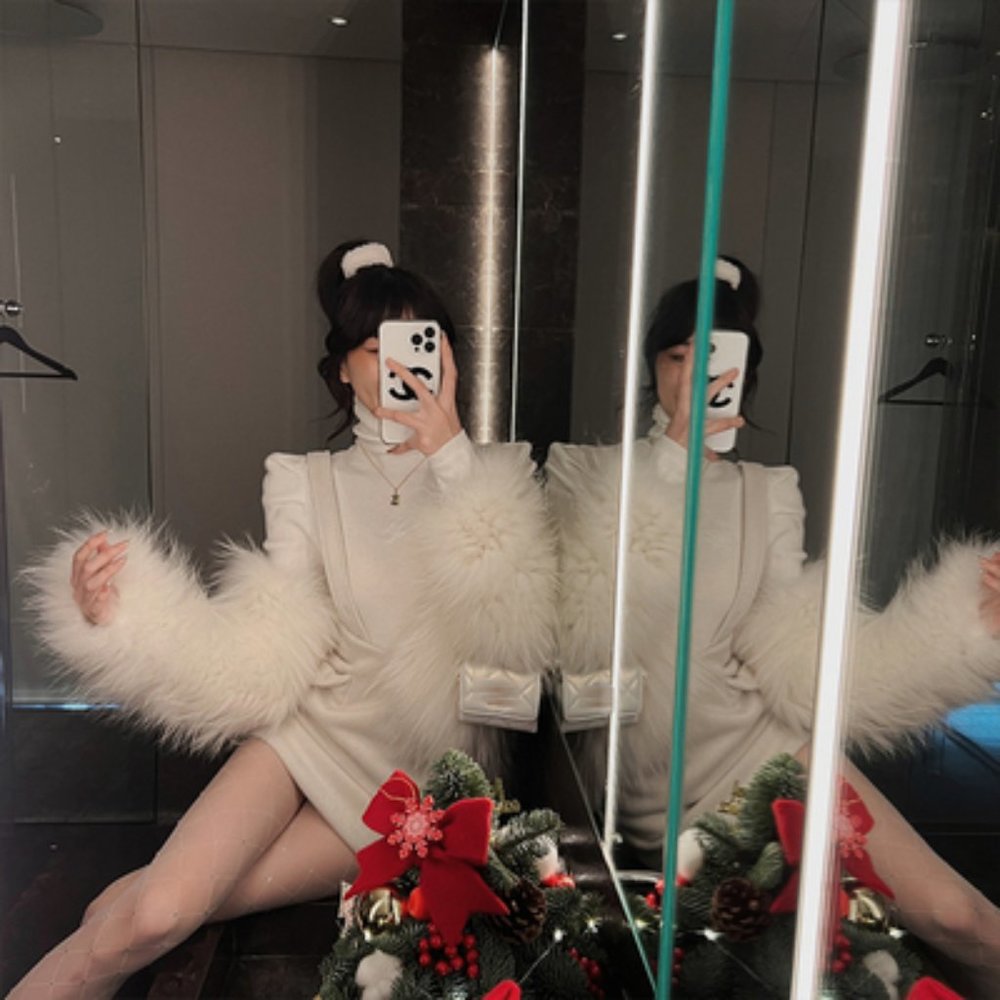 turtle neck white long gigot sleeve fitted sweater